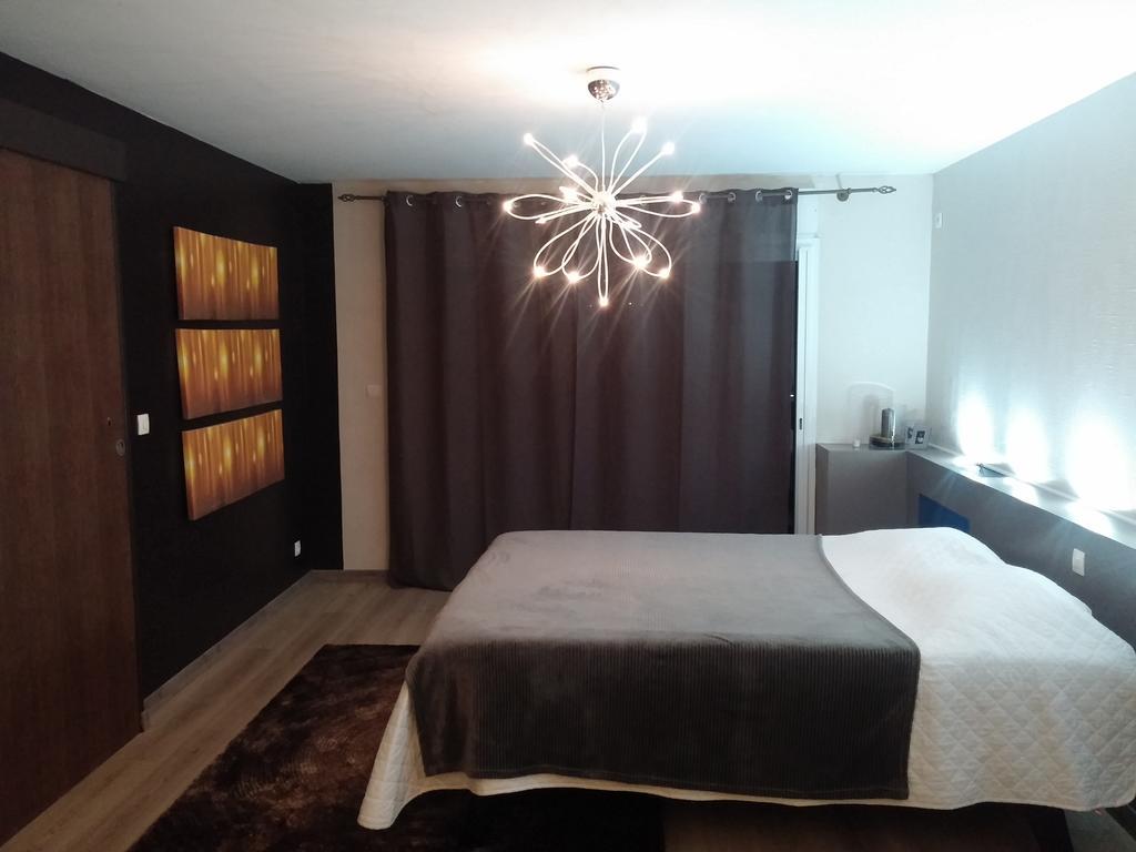 Villa Niagara Avec Spa Sainte-Suzanne Екстер'єр фото